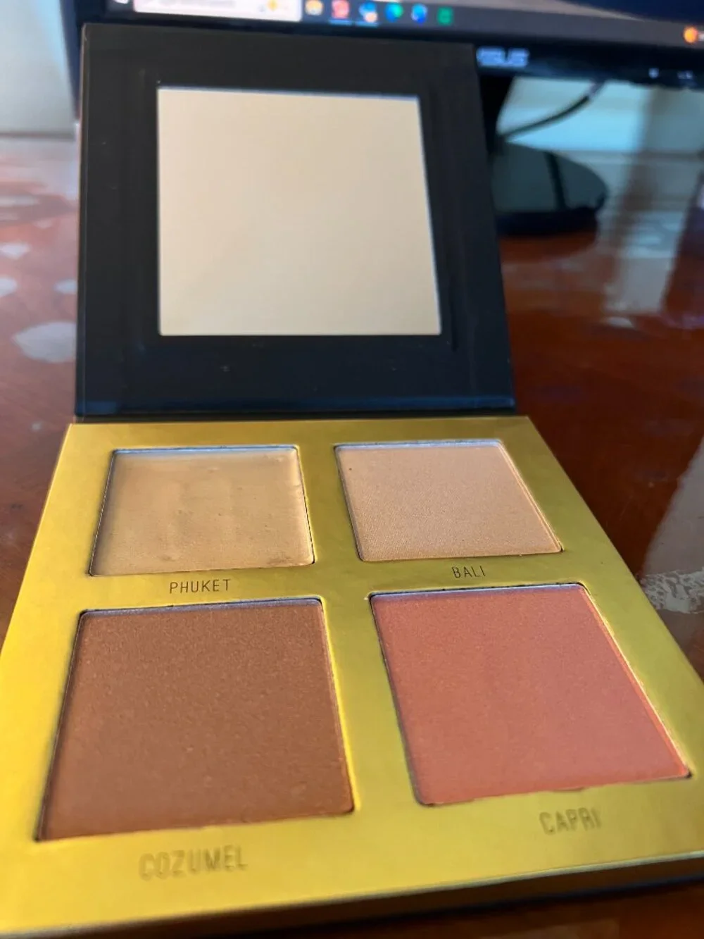 Make Up Depot 3D Highlighter Palette 